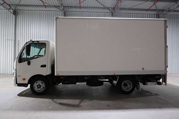 2020 Hino 300 616 Medium XZU710R 4x2