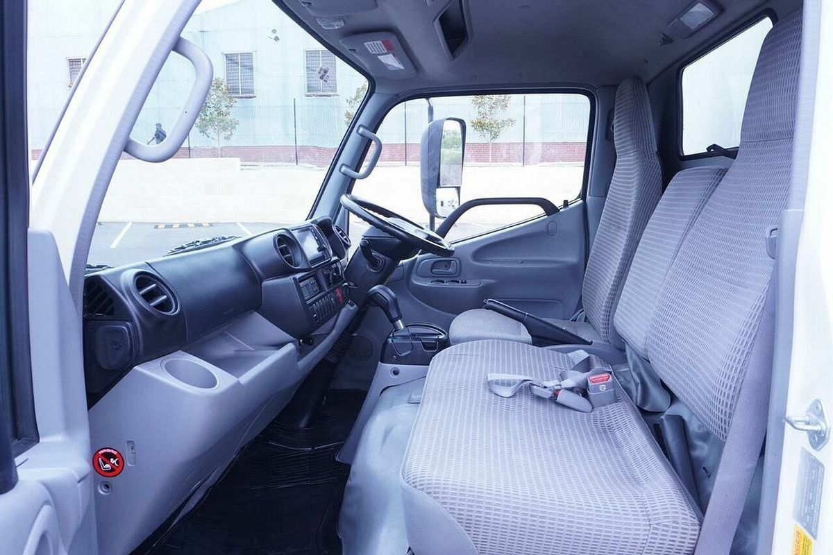 2020 Hino 616 3 PALLET REFRIGERATED/FREEZER IFS
