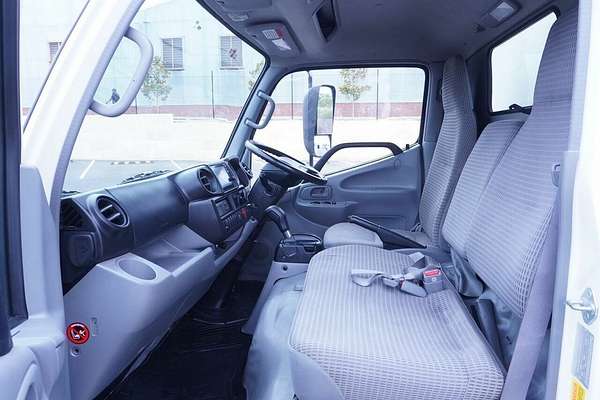 2020 Hino 616 3 PALLET REFRIGERATED/FREEZER IFS