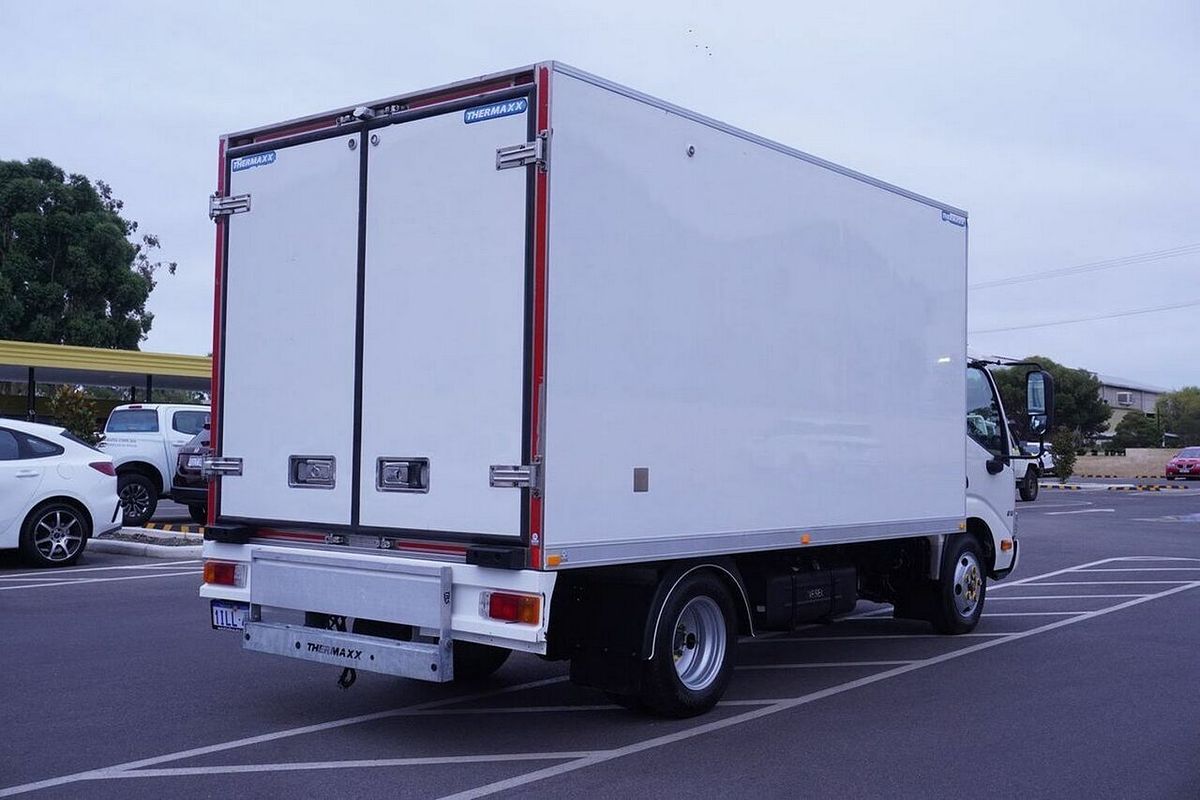 2020 Hino 616 3 PALLET REFRIGERATED/FREEZER IFS