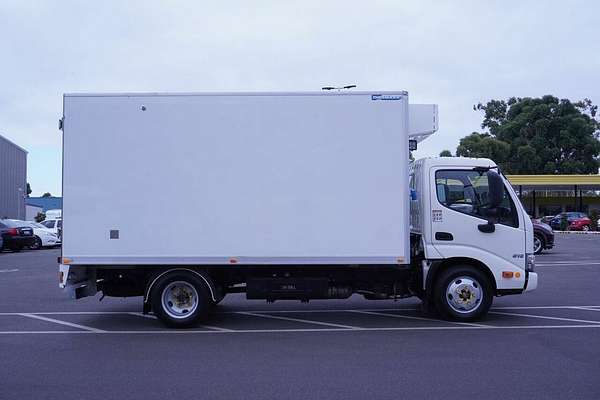 2020 Hino 616 3 PALLET REFRIGERATED/FREEZER IFS