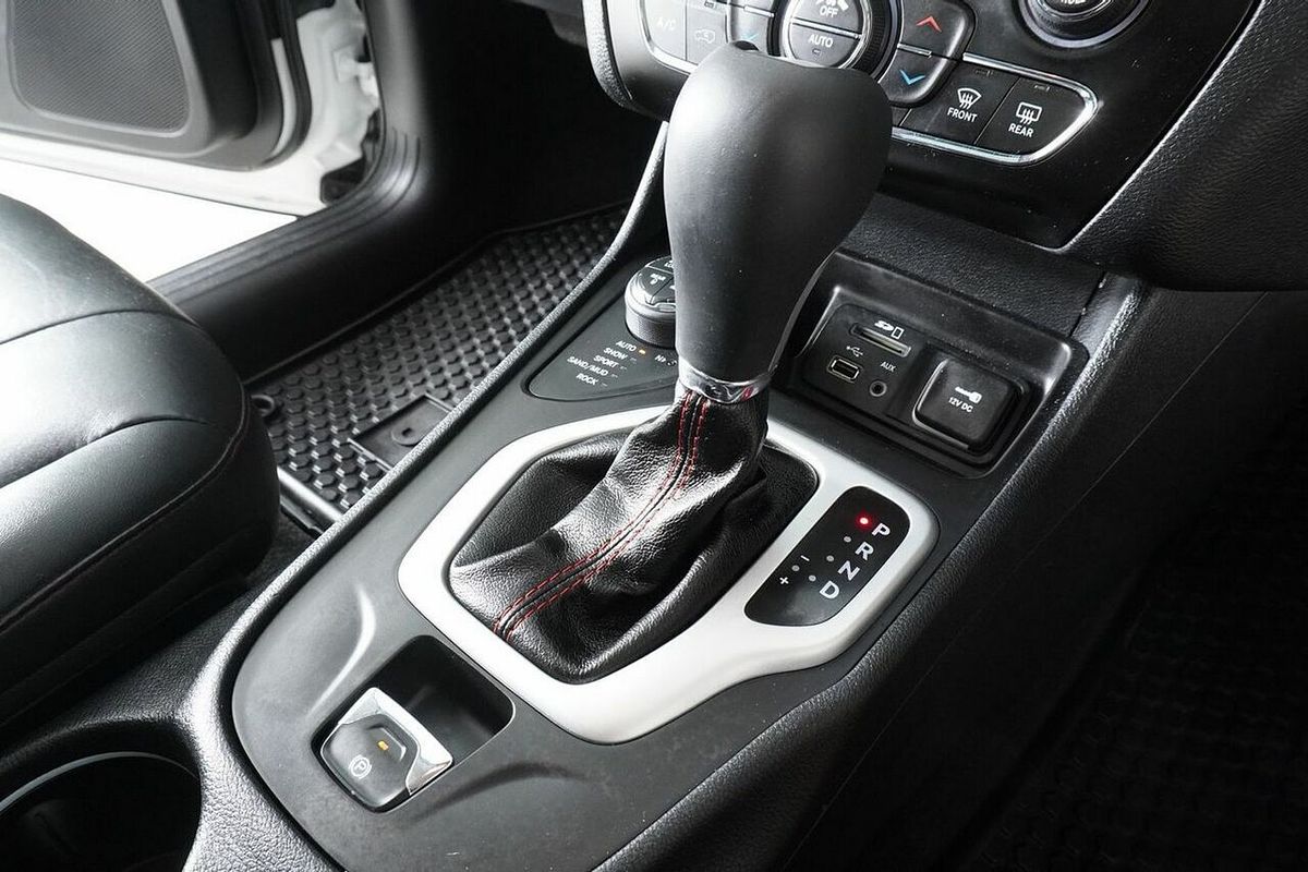 2015 Jeep Cherokee Trailhawk (4x4) KL MY15