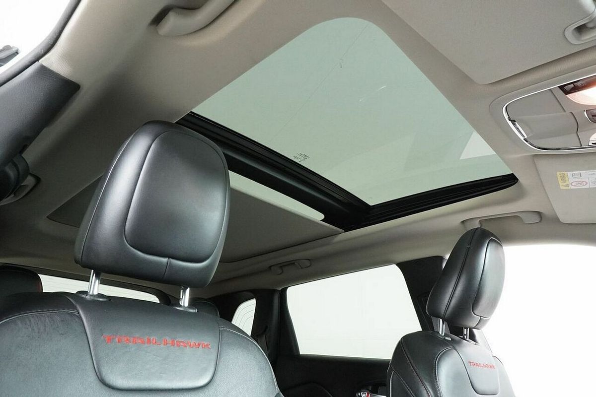 2015 Jeep Cherokee Trailhawk (4x4) KL MY15