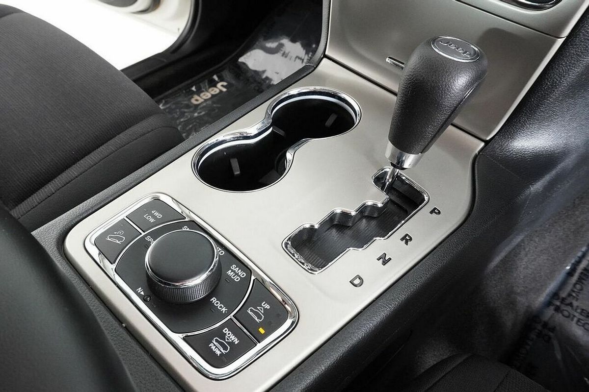 2012 Jeep Grand Cherokee Laredo (4x4) WK