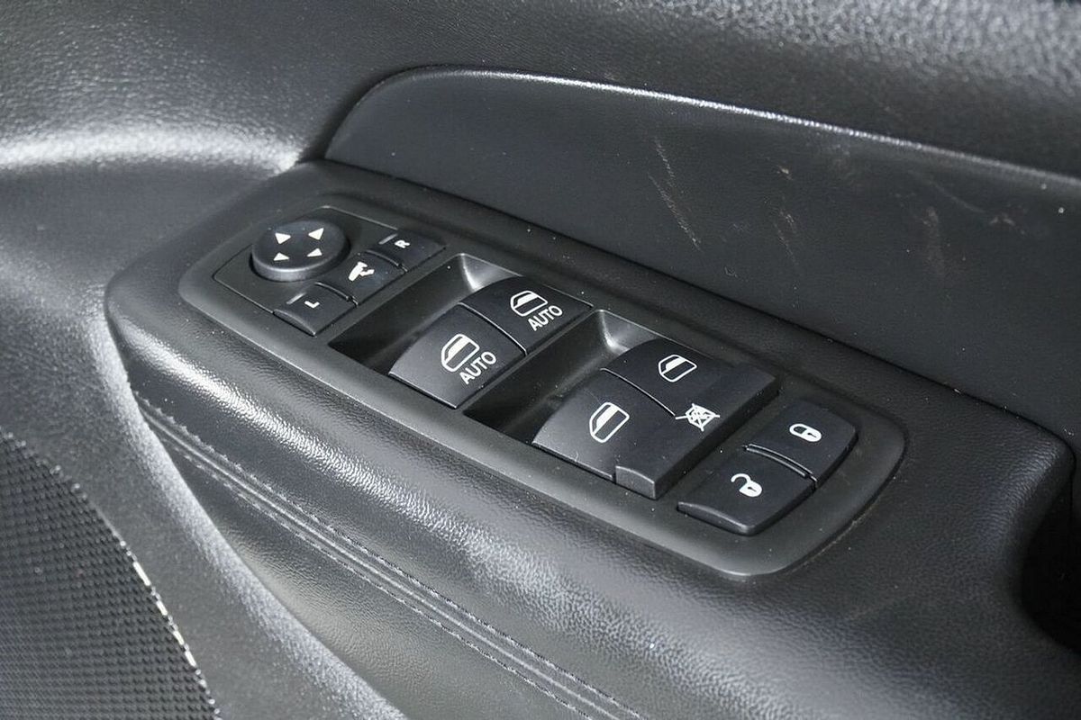 2012 Jeep Grand Cherokee Laredo (4x4) WK