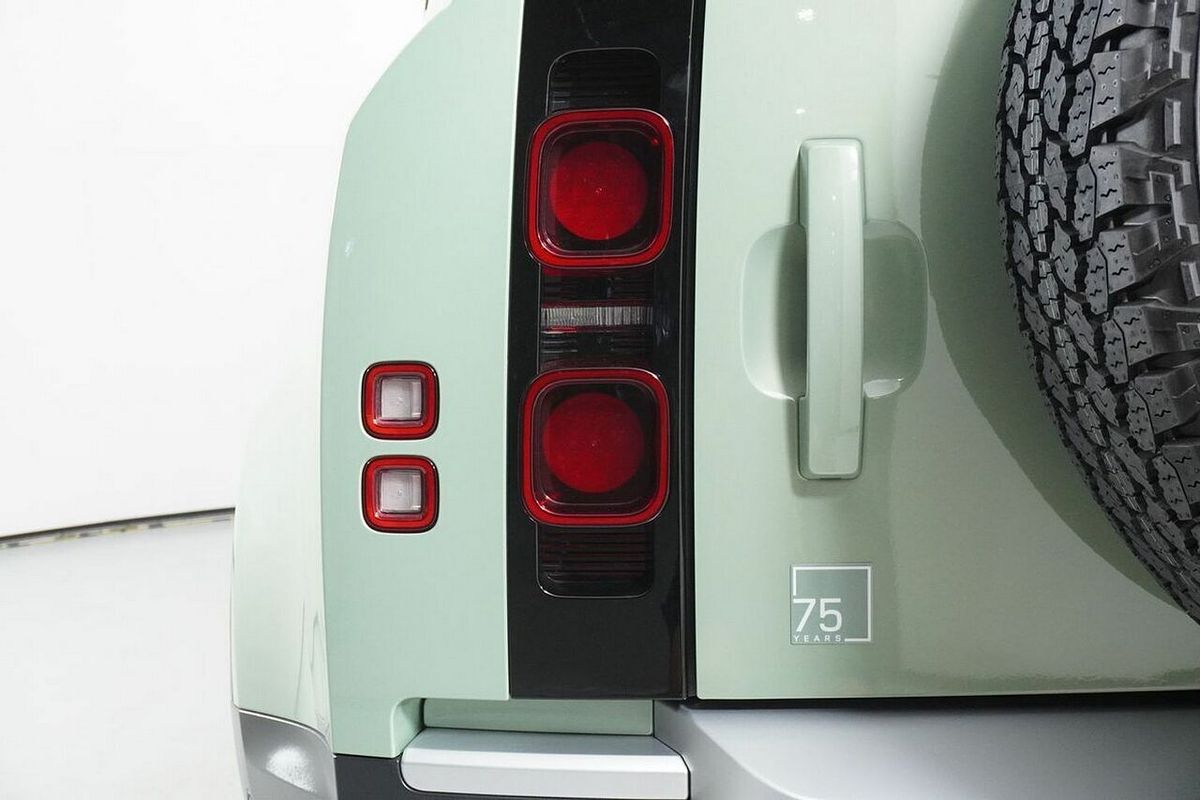 2022 Land Rover Defender 110 P400 75TH Edition L663 MY23.5