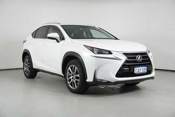 2016 Lexus NX200T Luxury (FWD) AGZ10R