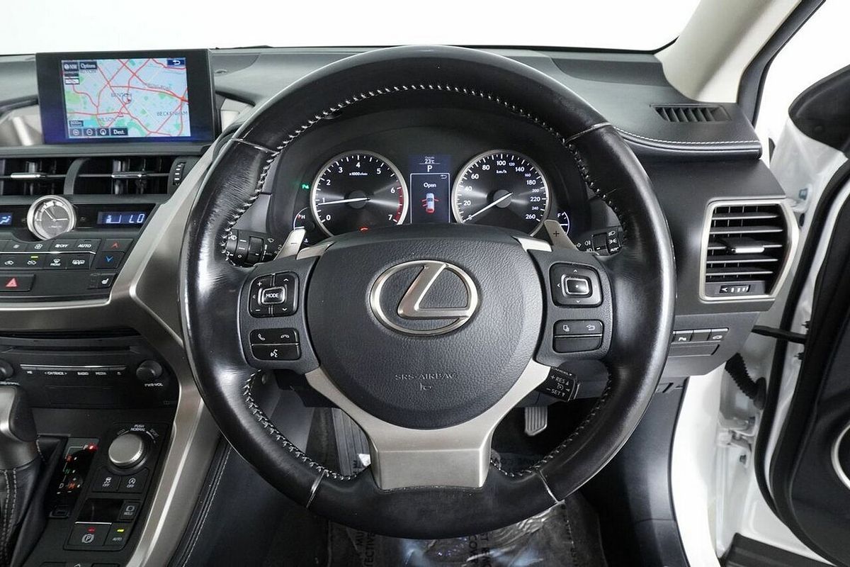 2016 Lexus NX200T Luxury (FWD) AGZ10R
