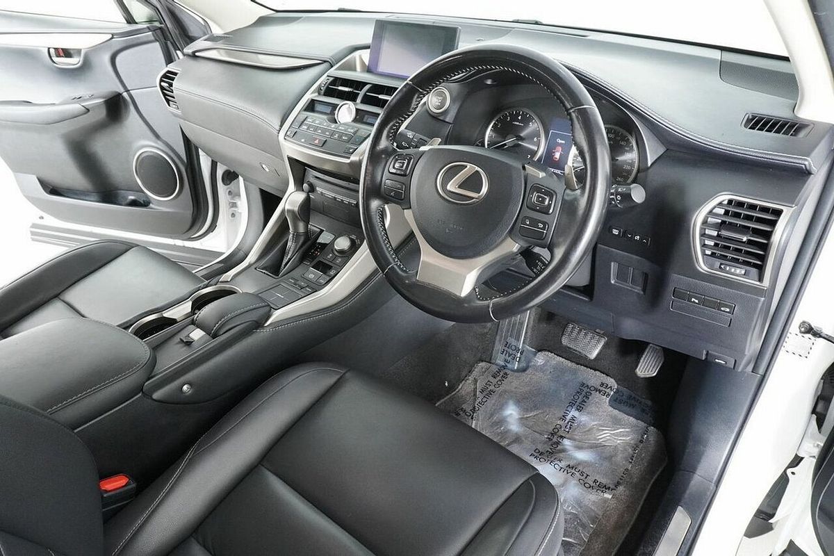 2016 Lexus NX200T Luxury (FWD) AGZ10R