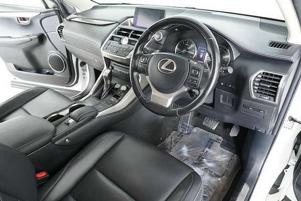 2016 Lexus NX200T Luxury (FWD) AGZ10R