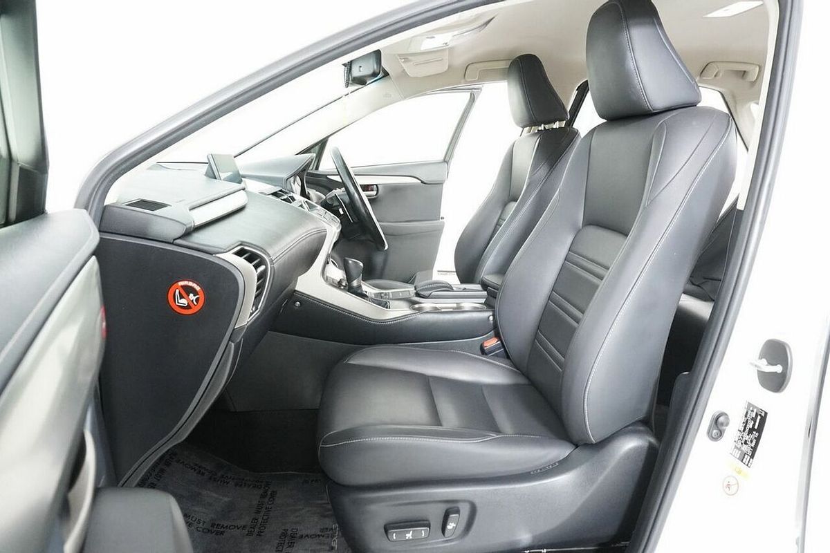 2016 Lexus NX200T Luxury (FWD) AGZ10R