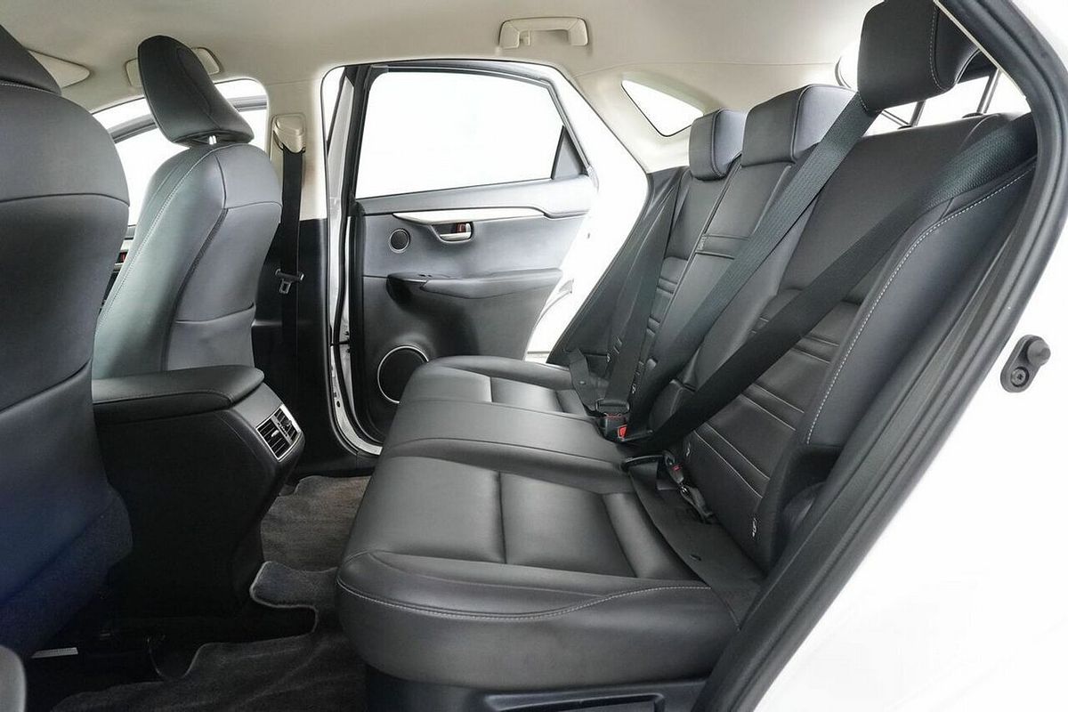 2016 Lexus NX200T Luxury (FWD) AGZ10R