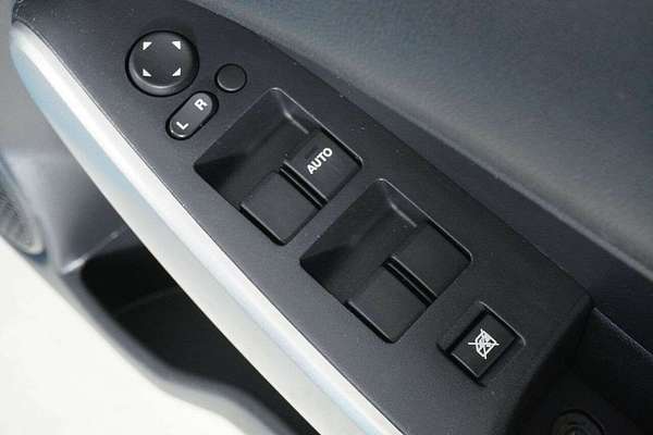 2013 Mazda 2 Neo DE MY13