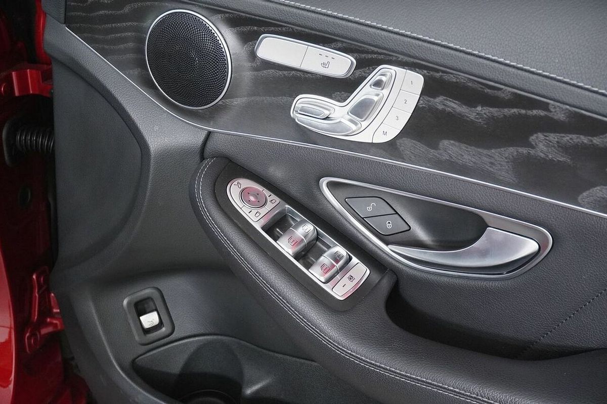2019 Mercedes-Benz C300 205 MY19
