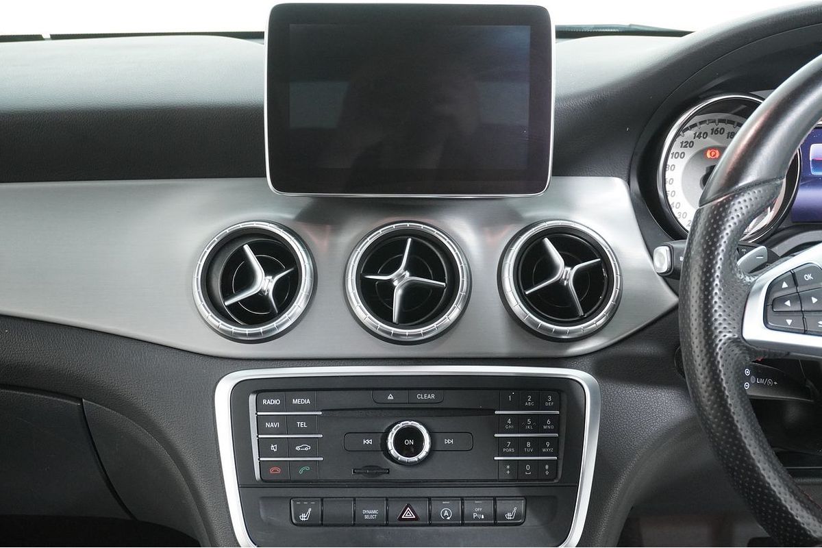 2016 Mercedes-Benz CLA200 Shooting Brake 117