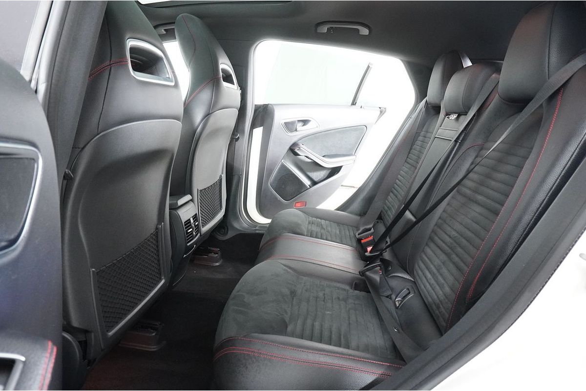 2016 Mercedes-Benz CLA200 Shooting Brake 117