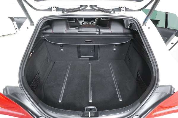 2016 Mercedes-Benz CLA200 Shooting Brake 117