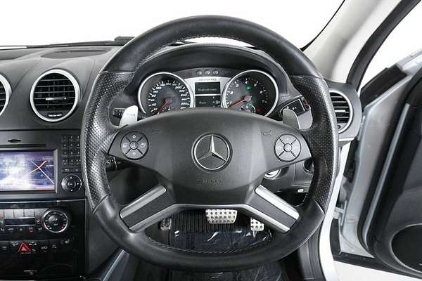 2010 Mercedes-Benz ML63 AMG 4x4 W164 09 Upgrade
