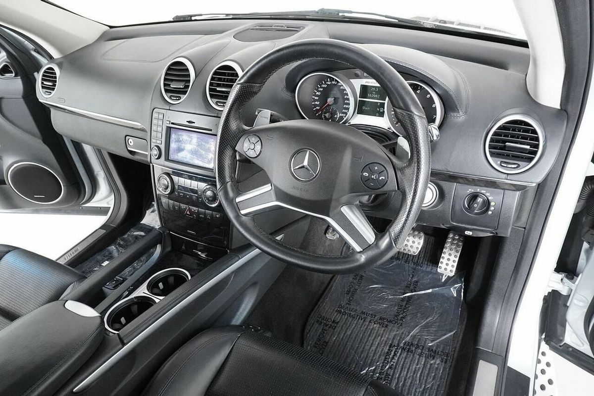 2010 Mercedes-Benz ML63 AMG 4x4 W164 09 Upgrade