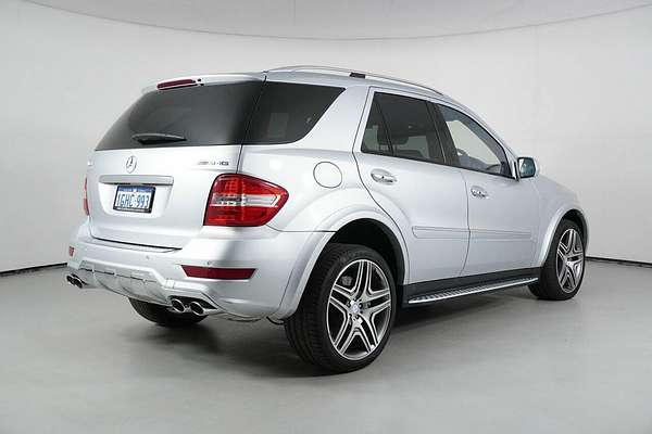 2010 Mercedes-Benz ML63 AMG 4x4 W164 09 Upgrade