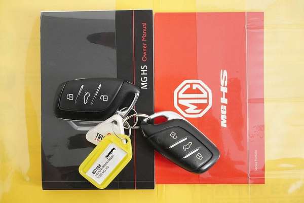 2022 MG HS Essence SAS23 MY22