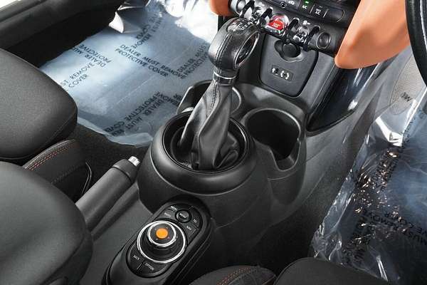 2017 MINI Cooper F56