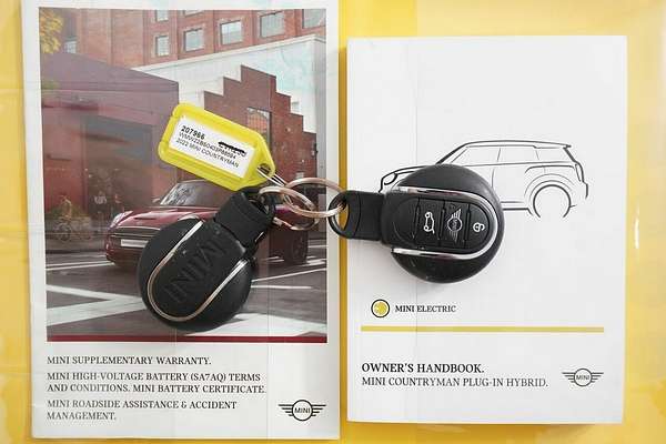 2022 MINI Countryman Cooper SE ALL4 Mini Yours (hb) F60
