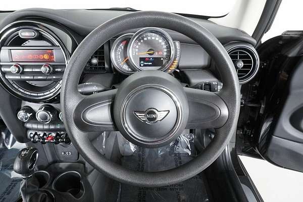 2017 MINI One F56