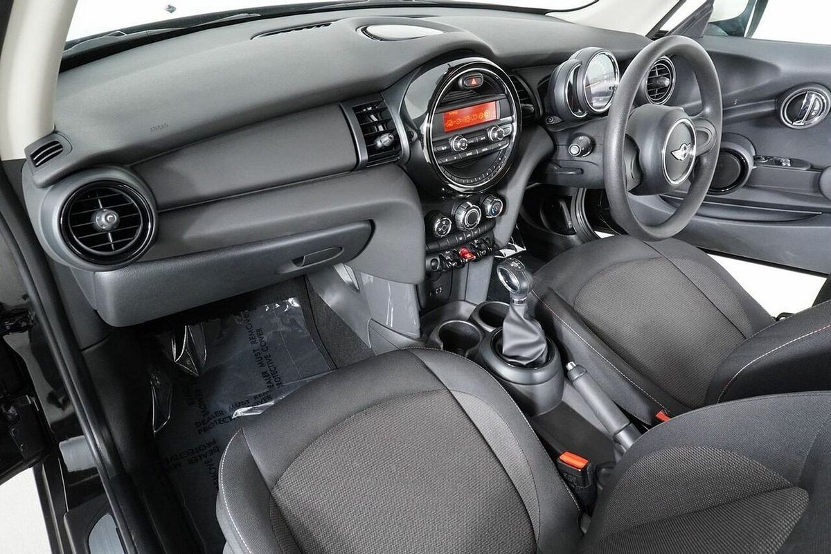 2017 MINI One F56