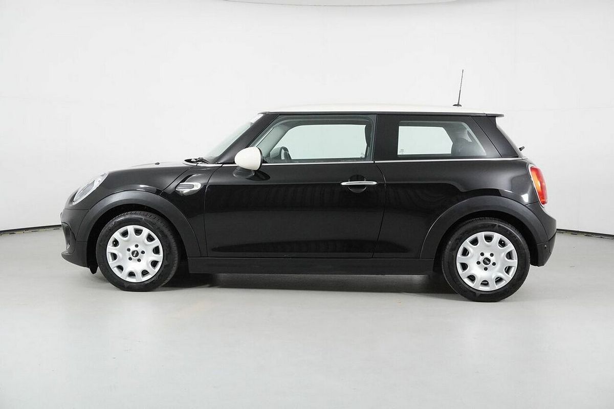 2017 MINI One F56