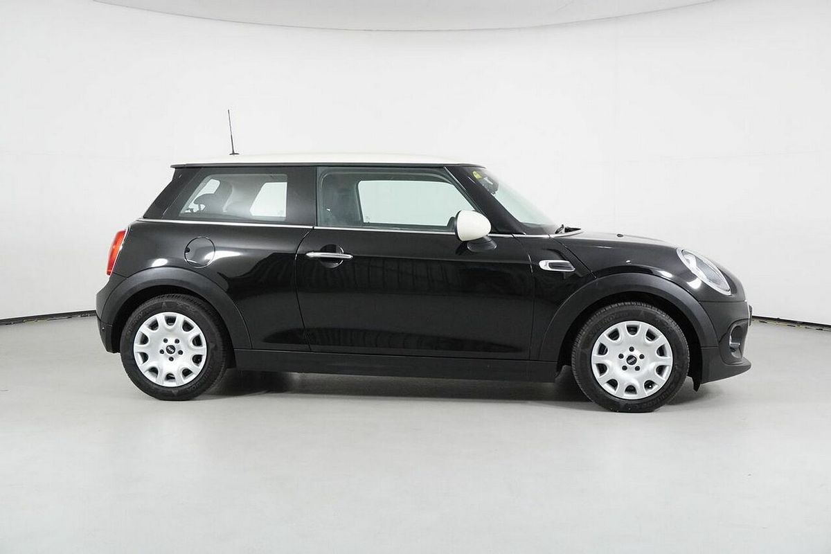2017 MINI One F56