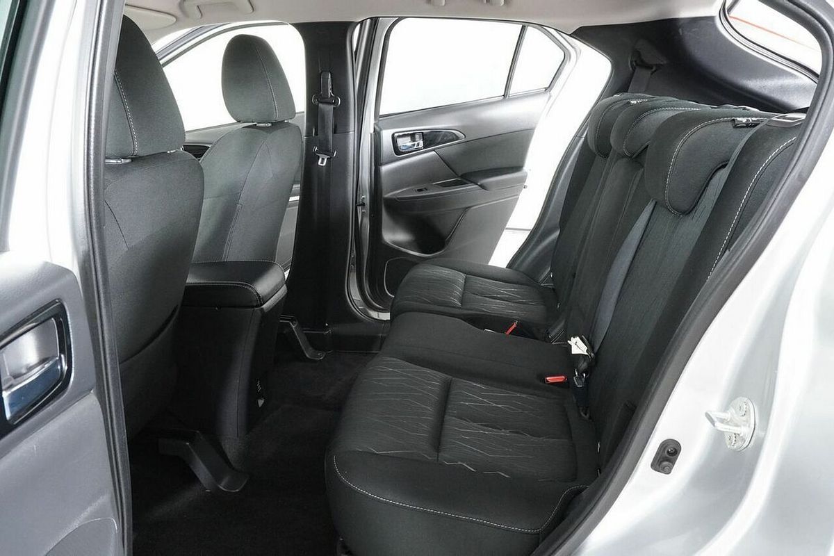 2017 Mitsubishi Eclipse Cross LS (2WD) YA