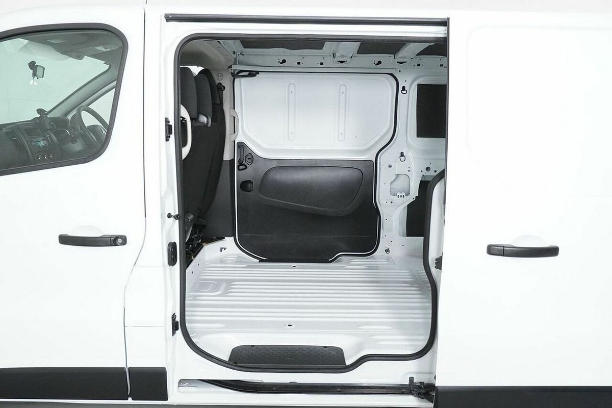 2021 Mitsubishi Express GLX LWB SN MY22
