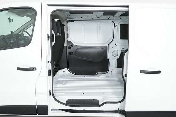 2021 Mitsubishi Express GLX LWB SN MY22