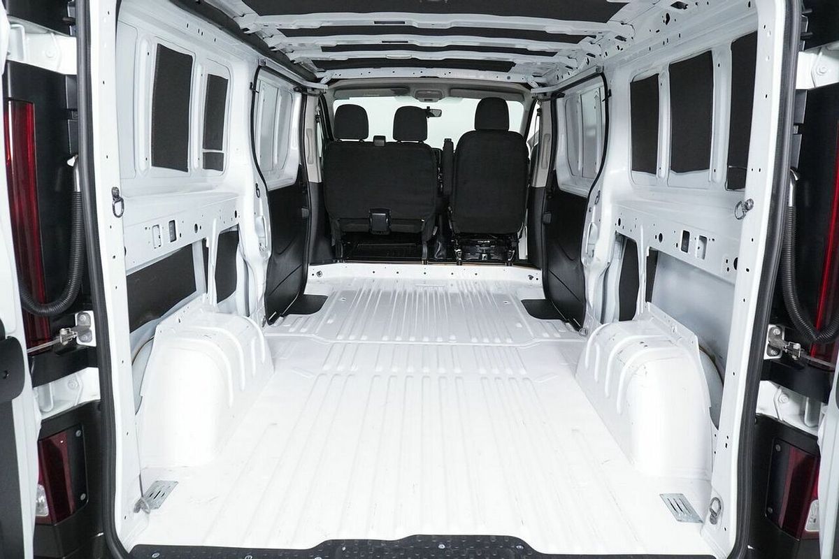 2021 Mitsubishi Express GLX LWB SN MY22