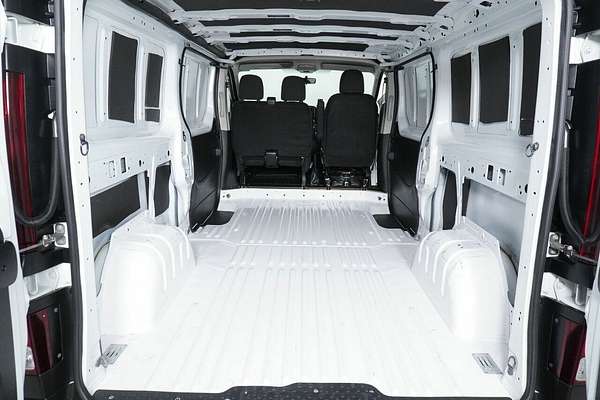 2021 Mitsubishi Express GLX LWB SN MY22