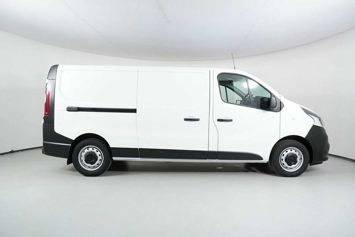 2021 Mitsubishi Express GLX LWB SN MY22
