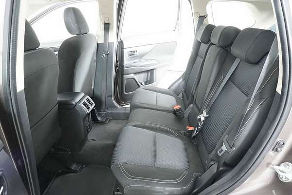 2021 Mitsubishi Outlander ES 7 Seat (2WD) ZL MY21