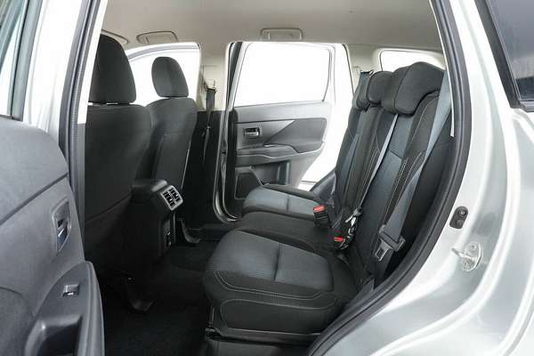 2021 Mitsubishi Outlander ES 7 Seat (AWD) ZL MY21
