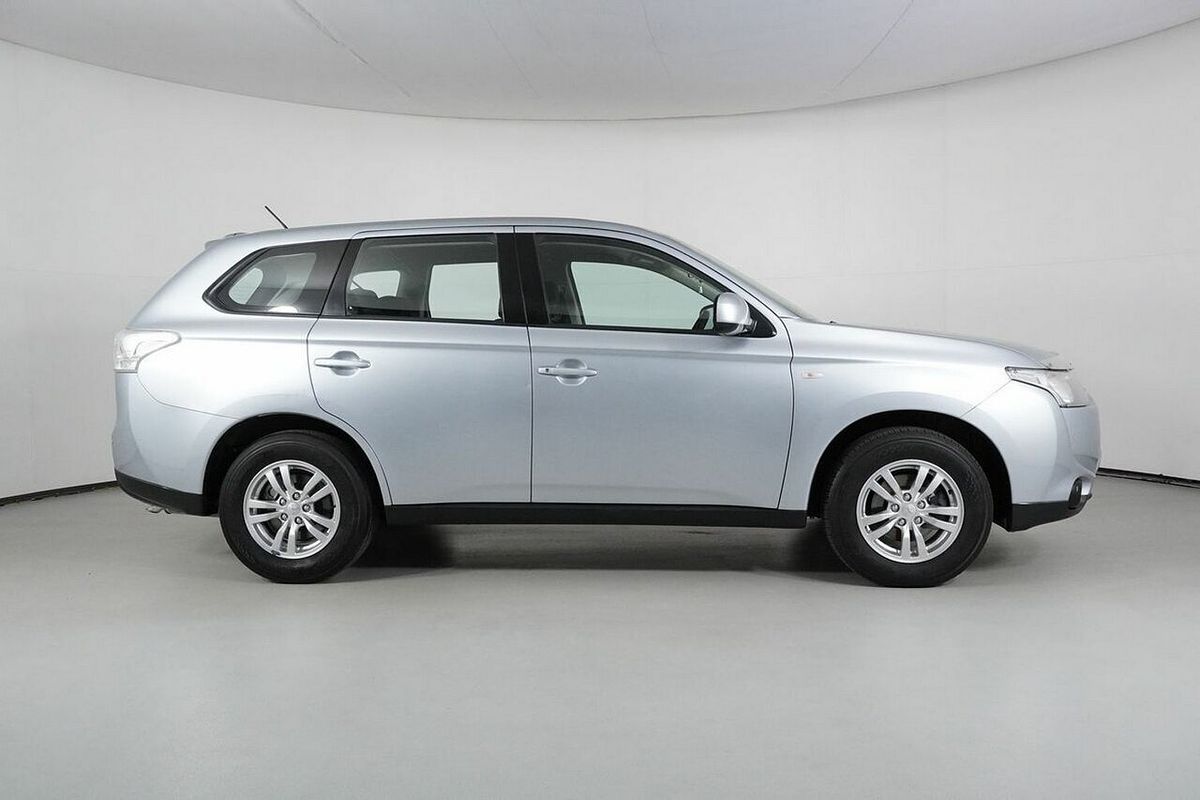 2013 Mitsubishi Outlander ES (4x2) ZJ
