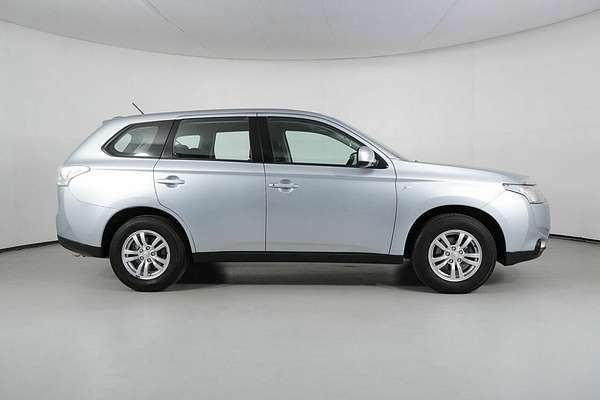 2013 Mitsubishi Outlander ES (4x2) ZJ