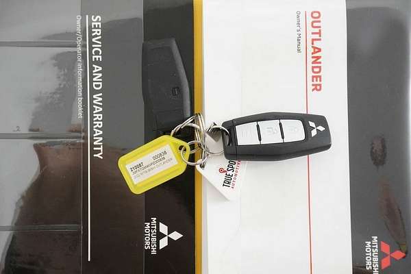 2022 Mitsubishi Outlander LS 7 Seat (AWD) ZM MY22