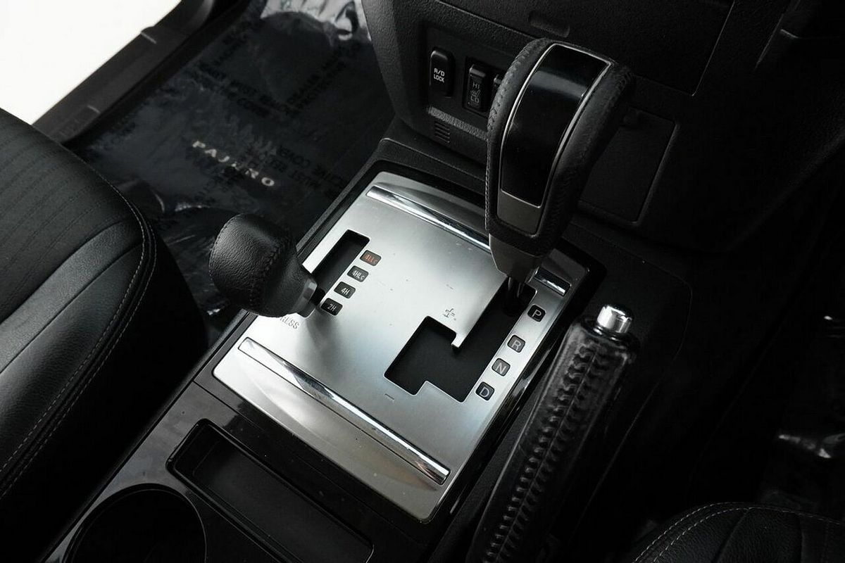 2015 Mitsubishi Pajero GLS LWB (4x4) NX MY15