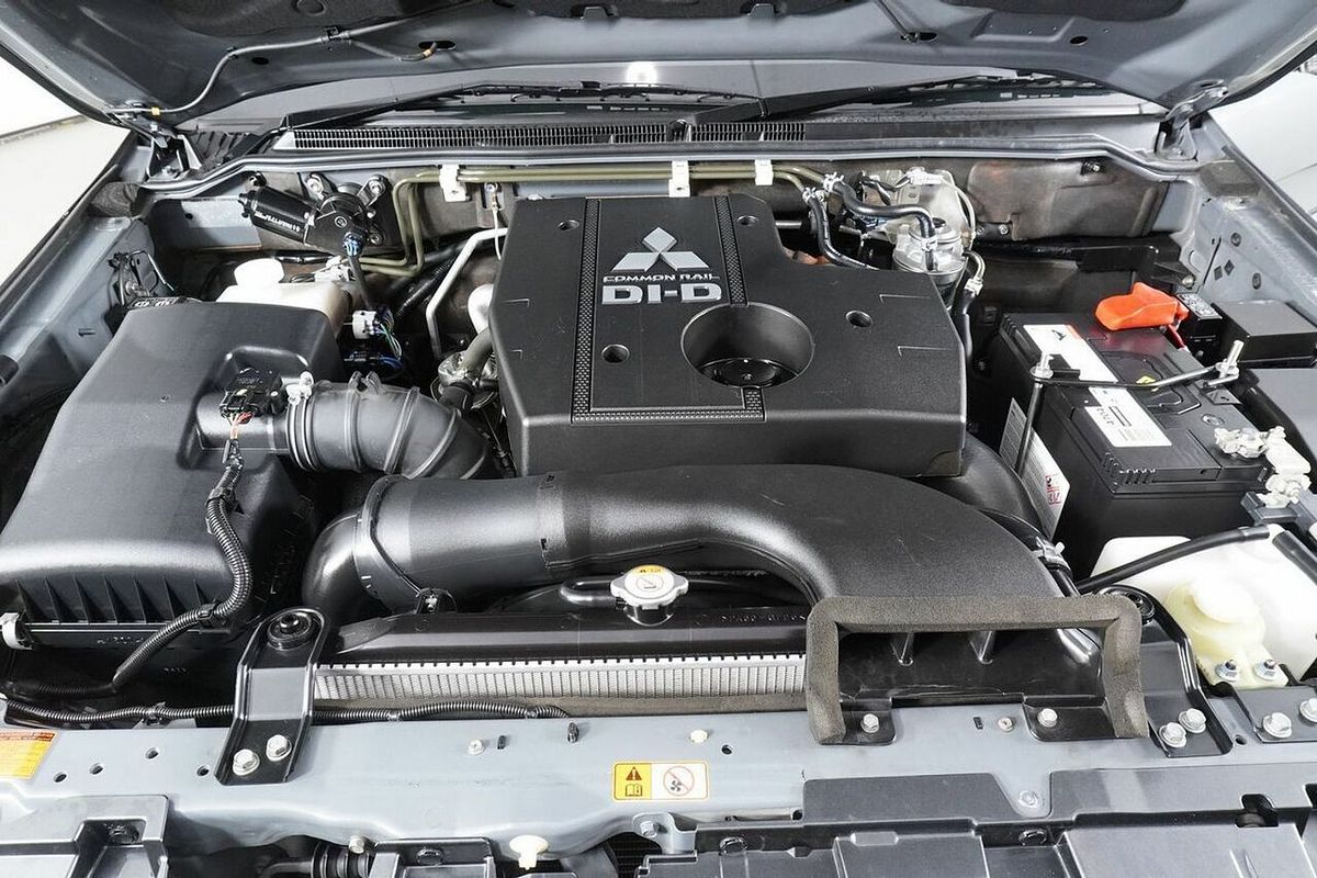 2015 Mitsubishi Pajero GLS LWB (4x4) NX MY15