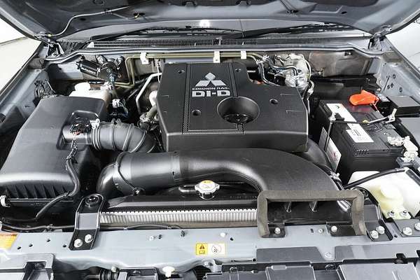 2015 Mitsubishi Pajero GLS LWB (4x4) NX MY15