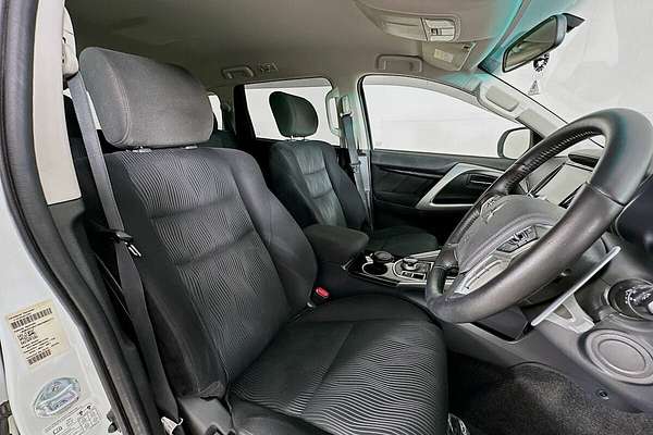 2015 Mitsubishi Pajero Sport GLX (4x4) QE