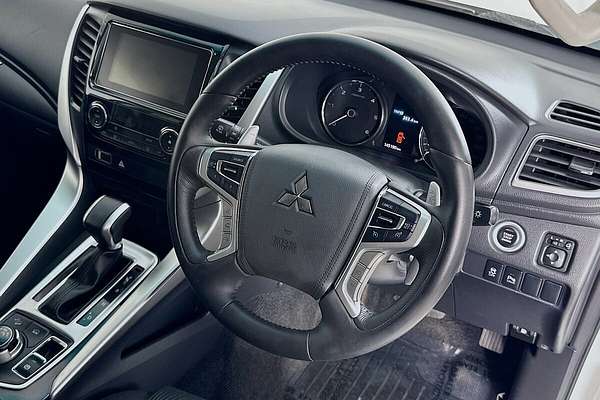 2015 Mitsubishi Pajero Sport GLX (4x4) QE