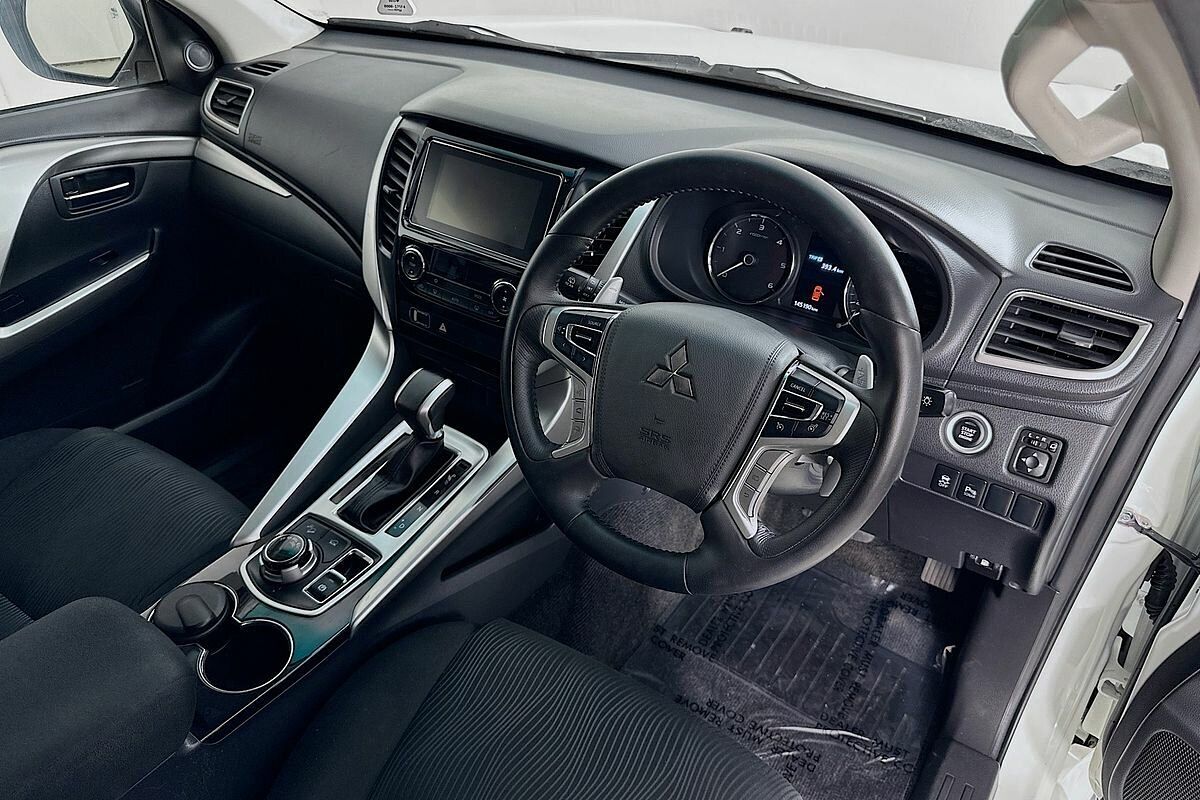 2015 Mitsubishi Pajero Sport GLX (4x4) QE