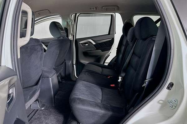 2015 Mitsubishi Pajero Sport GLX (4x4) QE