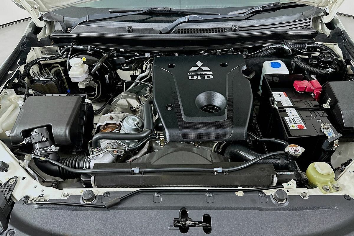 2015 Mitsubishi Pajero Sport GLX (4x4) QE